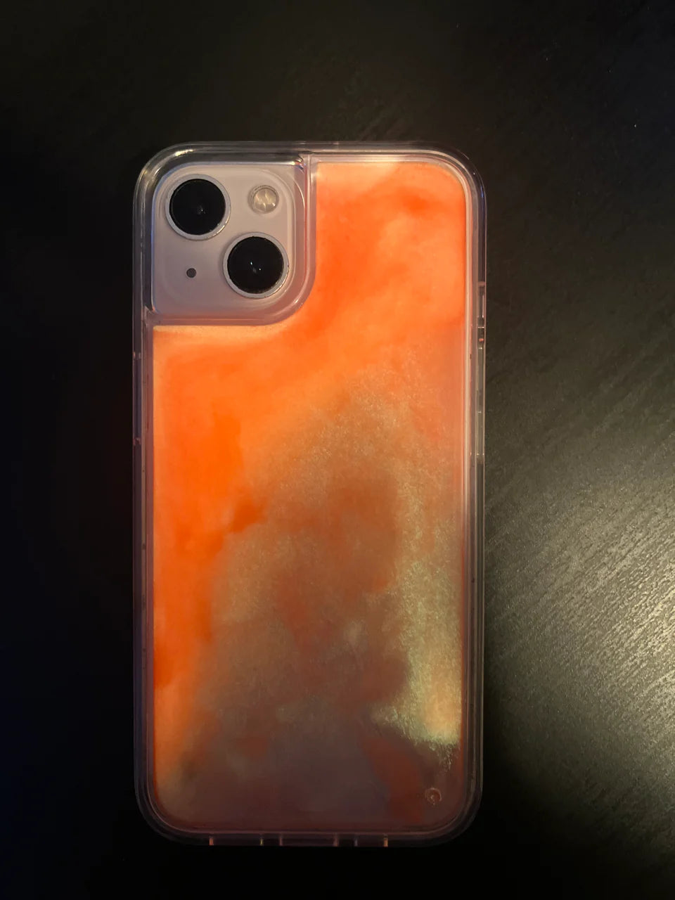 Glow-in-the-dark quicksand case